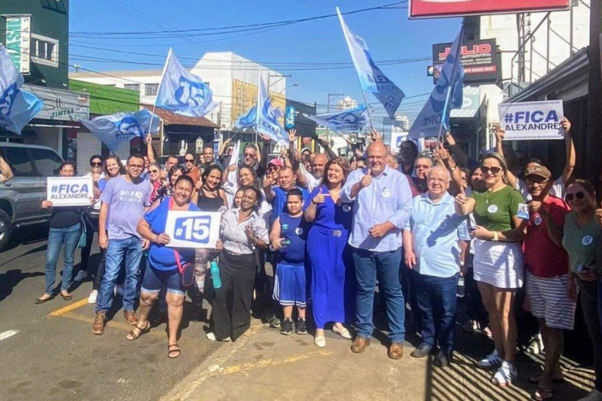 O prefeito Alexandre Ferreira, candidato à reeleição, começou sua campanha de rua neste sábado