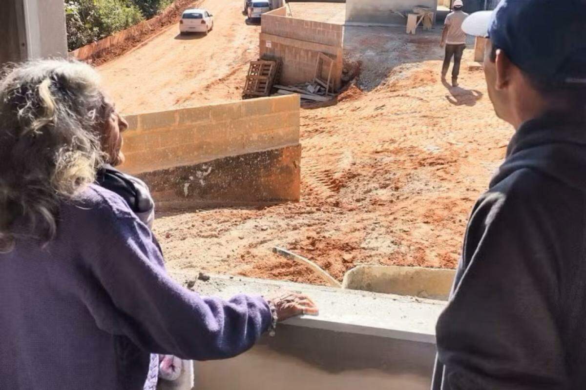 Segundo a Prefeitura, a CDHU acatou o pedido e Maria será contemplada com uma das 48 casas que estão sendo construídas