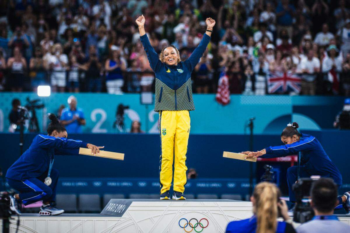 As americanas exaltaram a vitória de Rebeca Andrade no pódio