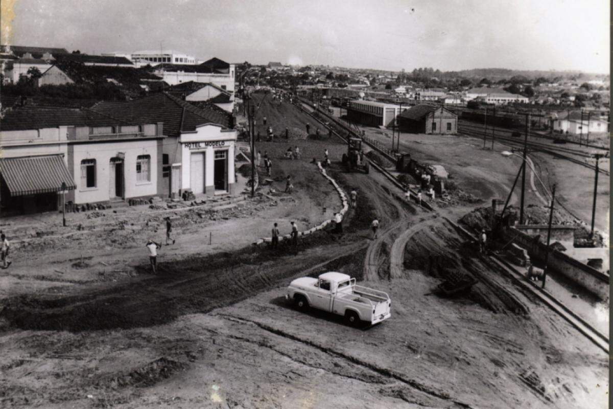 Foto de Bauru ainda em construção; as primeiras famílias eram cariocas e mineiras