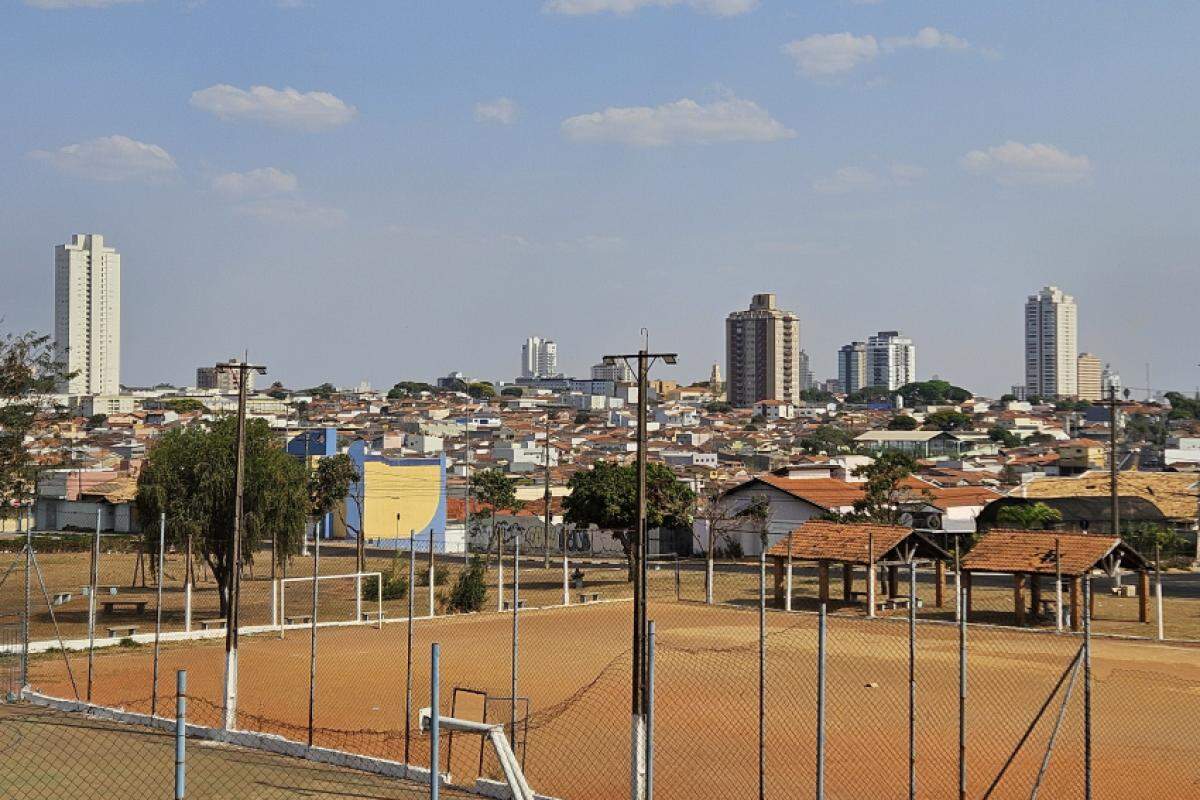 Céu visto do Jardim Petráglia, na região Leste de Franca