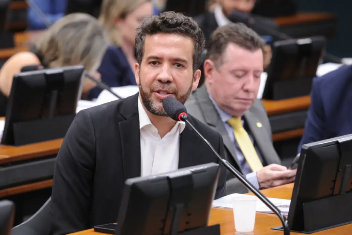 Além de André Janones (Avante-MG), dois ex-assessores do deputado foram indiciados pelos crimes de peculato, associação criminosa e corrupção passiva 