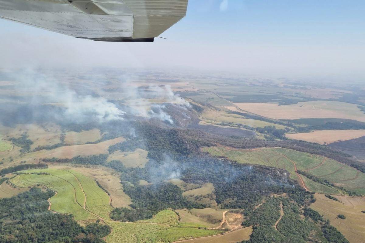 Área de Ibicatu durante incêndio florestal registrado em 23 de agosto