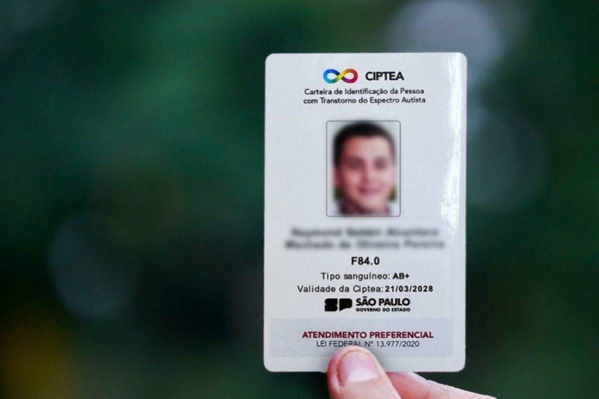 ara solicitar o documento, é necessário apresentar o laudo médico que comprove diagnóstico