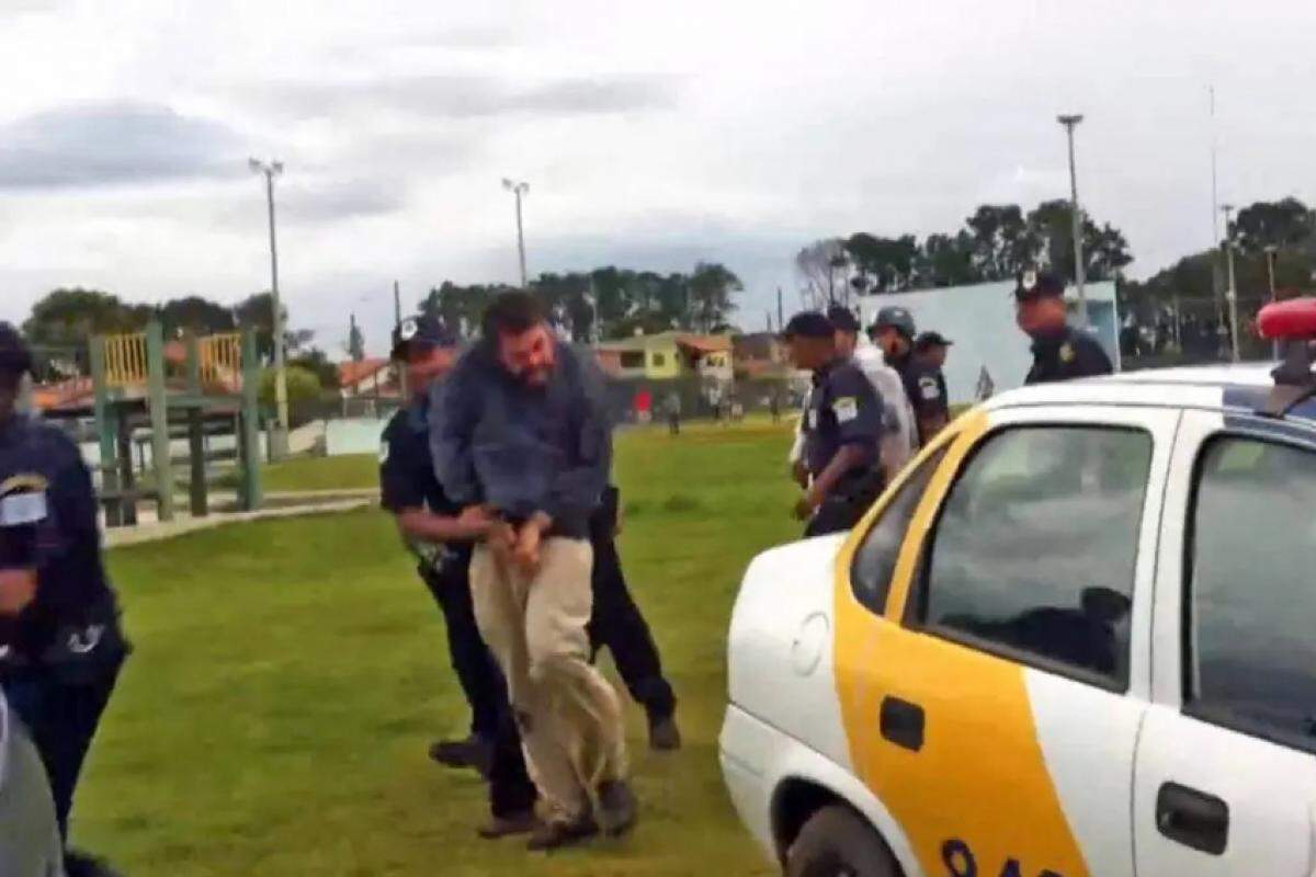 Boulos sendo preso em São José