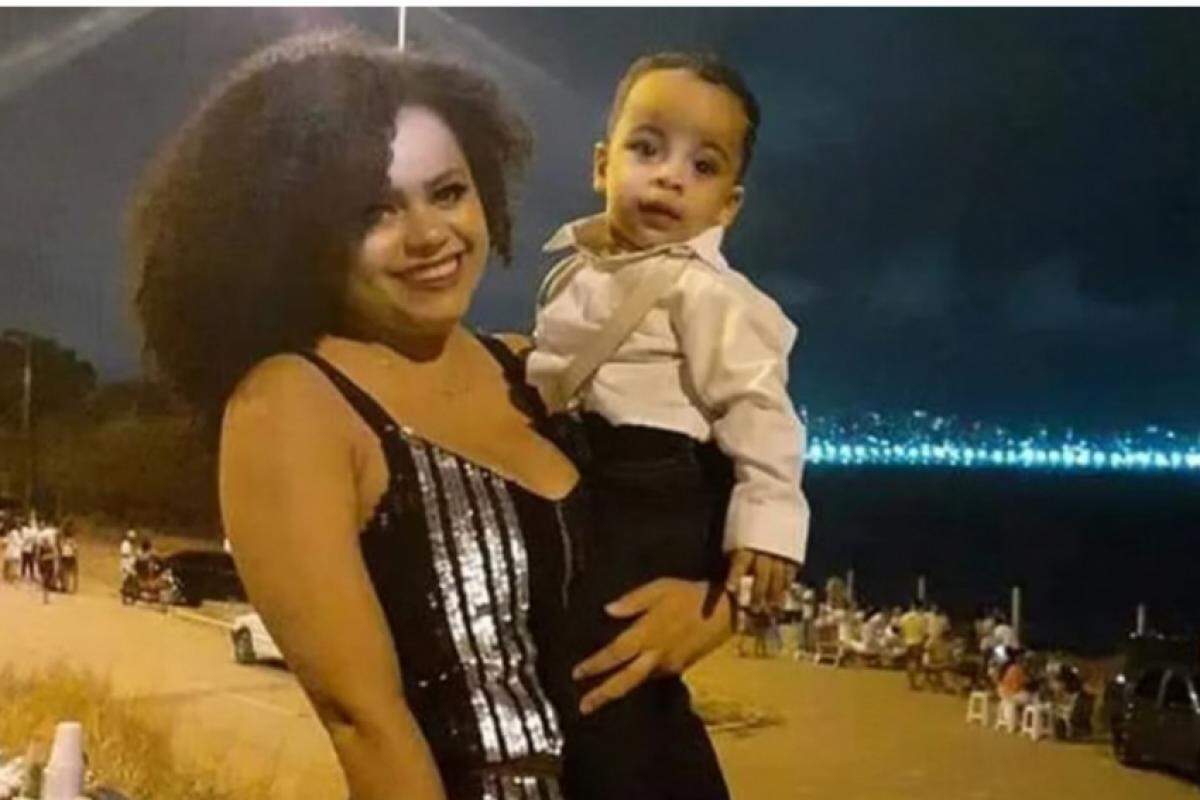 Maria Rosália Gonçalves Mendes com o filho Miguel: morte cruel da criança