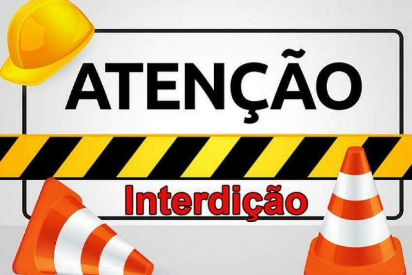 A interdição segue até as 13h, horário previsto do término do serviço