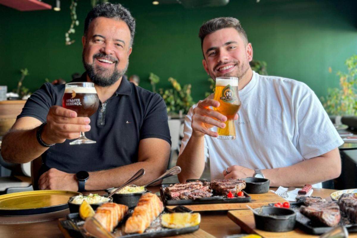 Vagner Lima e Ricardo Gauerk provaram as cervejas artesanais IPA: Cítrica e frutada, 6,8% ABV; e Holy Tripel: Caramelo e especiarias, 9,0% ABV