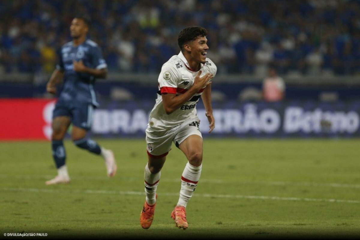 Com o time reserva visando o confronto frente ao Botafogo pela Libertadores, o clube paulista jogou melhor em todo o confronto em Minas Gerais.