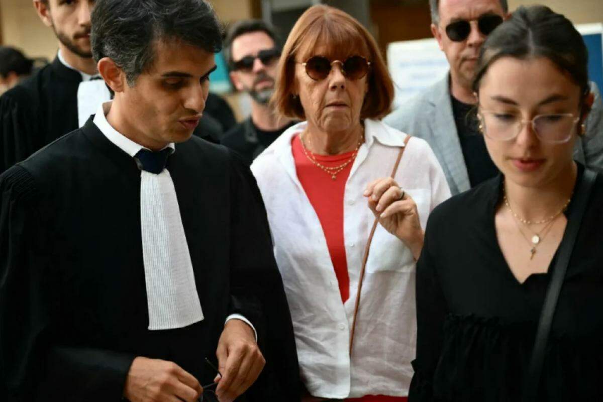 Gisèle chegando ao tribunal