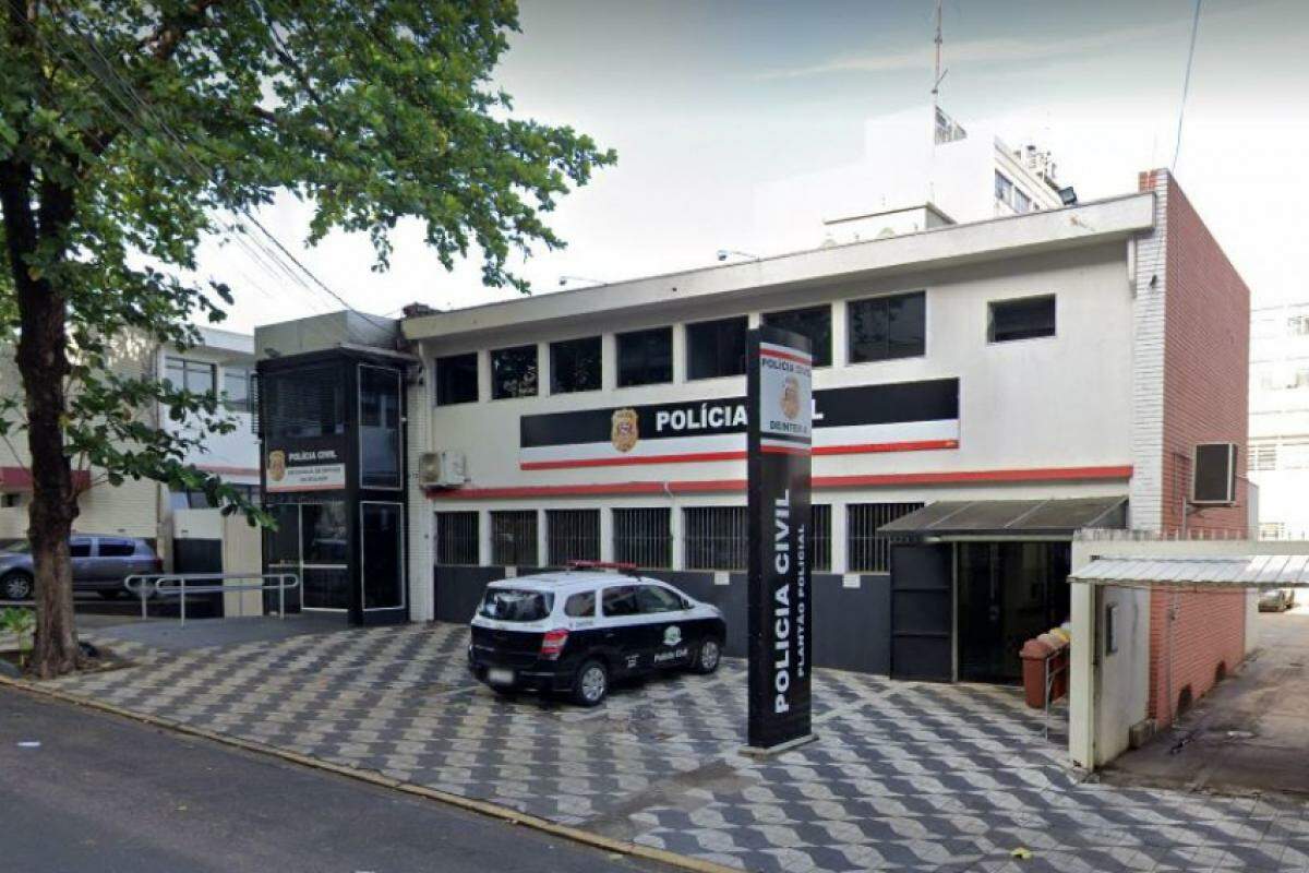 Um boletim de ocorrência (BO) foi registrado no plantão policial e o roubo será investigado pela Polícia Civil