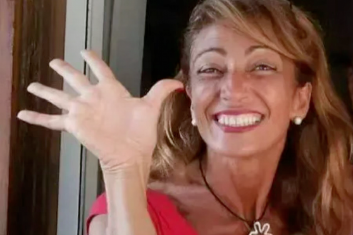 A comissária teria se sentido mal antes de embarcar. O caso aconteceu no Aeroporto de Reggio Calabria, na cidade de Nápoles. 