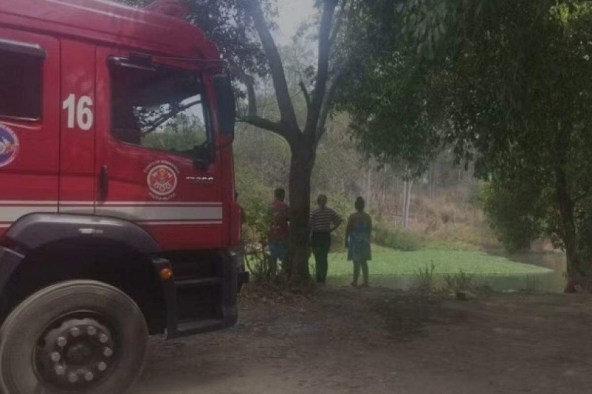 Corpo de Bombeiros durante o resgate 