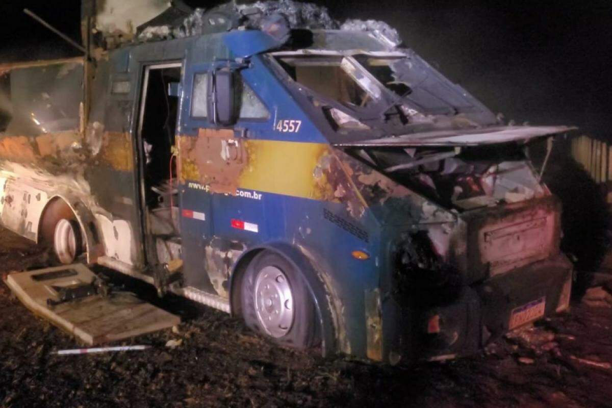 Carro-forte da empresa Protege que seguia para Ribeirão Preto foi atacado por bandidos fortemente armados