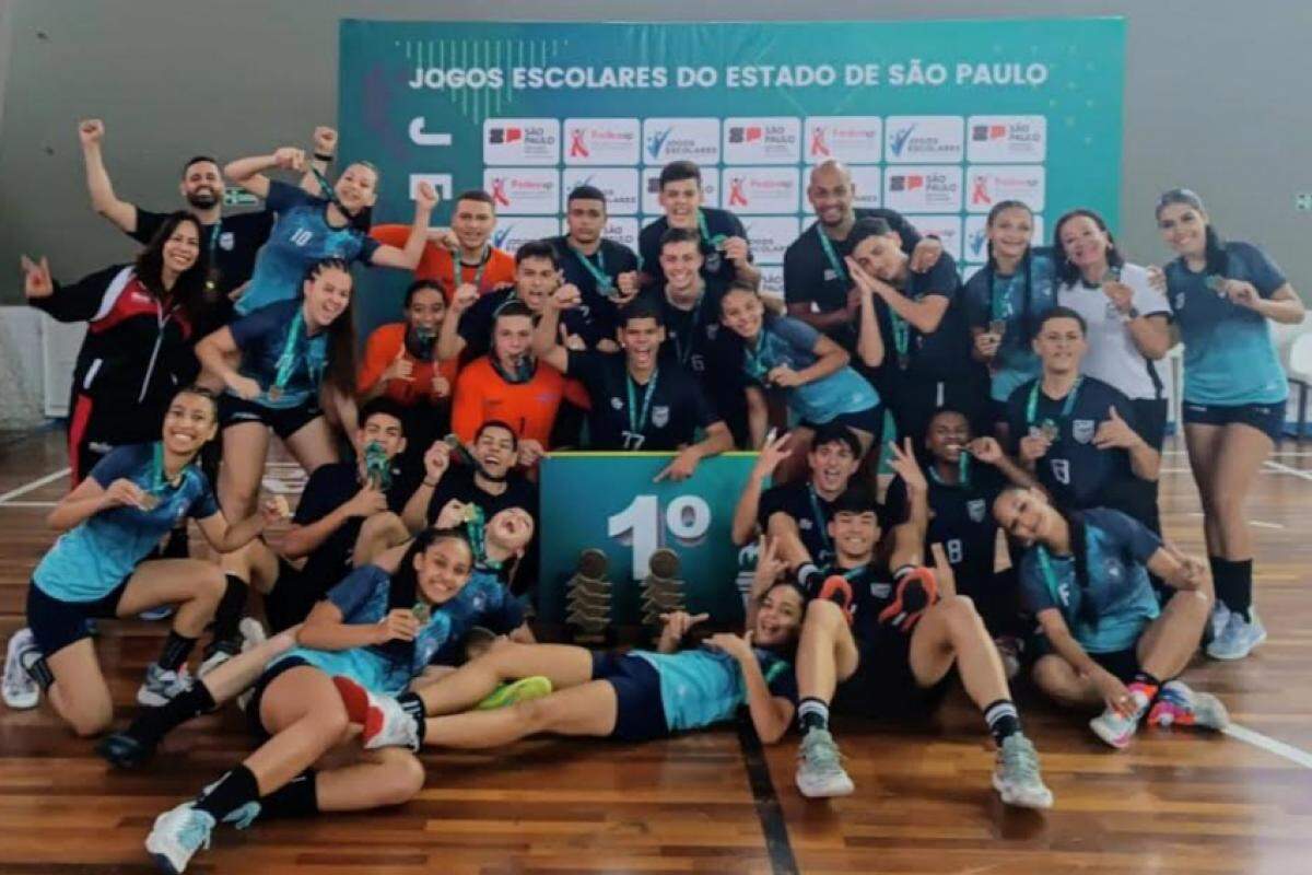 Equipes do handebol francano comemoram conquistas dos Jogos Escolares em Praia Grande