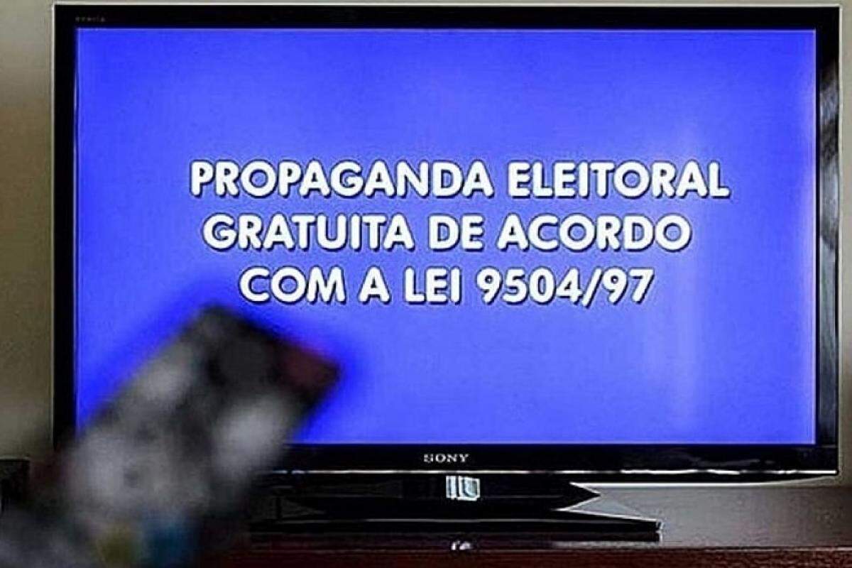 A exibição totaliza 20 minutos, sendo dois blocos de 10 minutos, tempo dividido entre os candidatos ou candidatas que concorrem no pleito