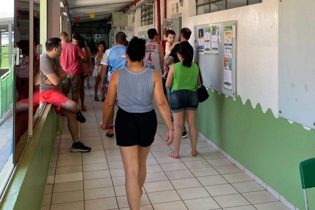 Movimentação na Escola 'José dos Reis Miranda Filho', na Vila Santa Maria do Carmo