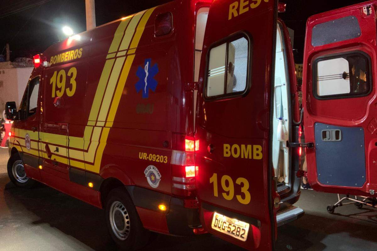 Vítima foi resgatada por uma equipe do Corpo de Bombeiros