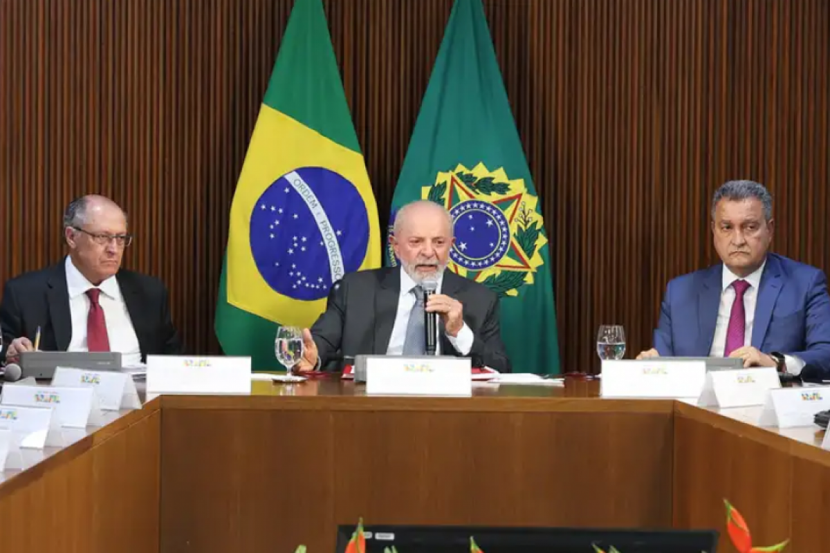 Presidente da República, Luiz Inácio Lula da Silva, durante reunião com ministros e governadores