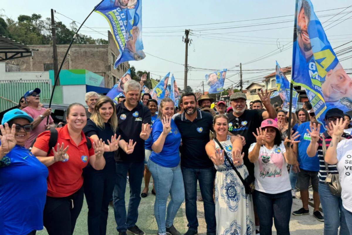 Acompanhados por suas famílias, Gustavo e Ricardo seguirão percorrendo os bairros de Jundiaí