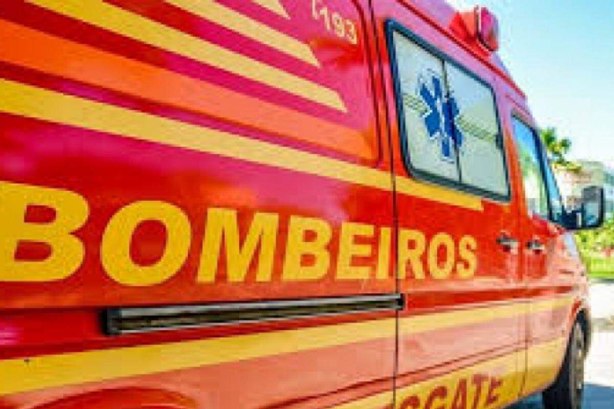 O Corpo de Bombeiros e o Samu prestaram auxílio no local do acidente