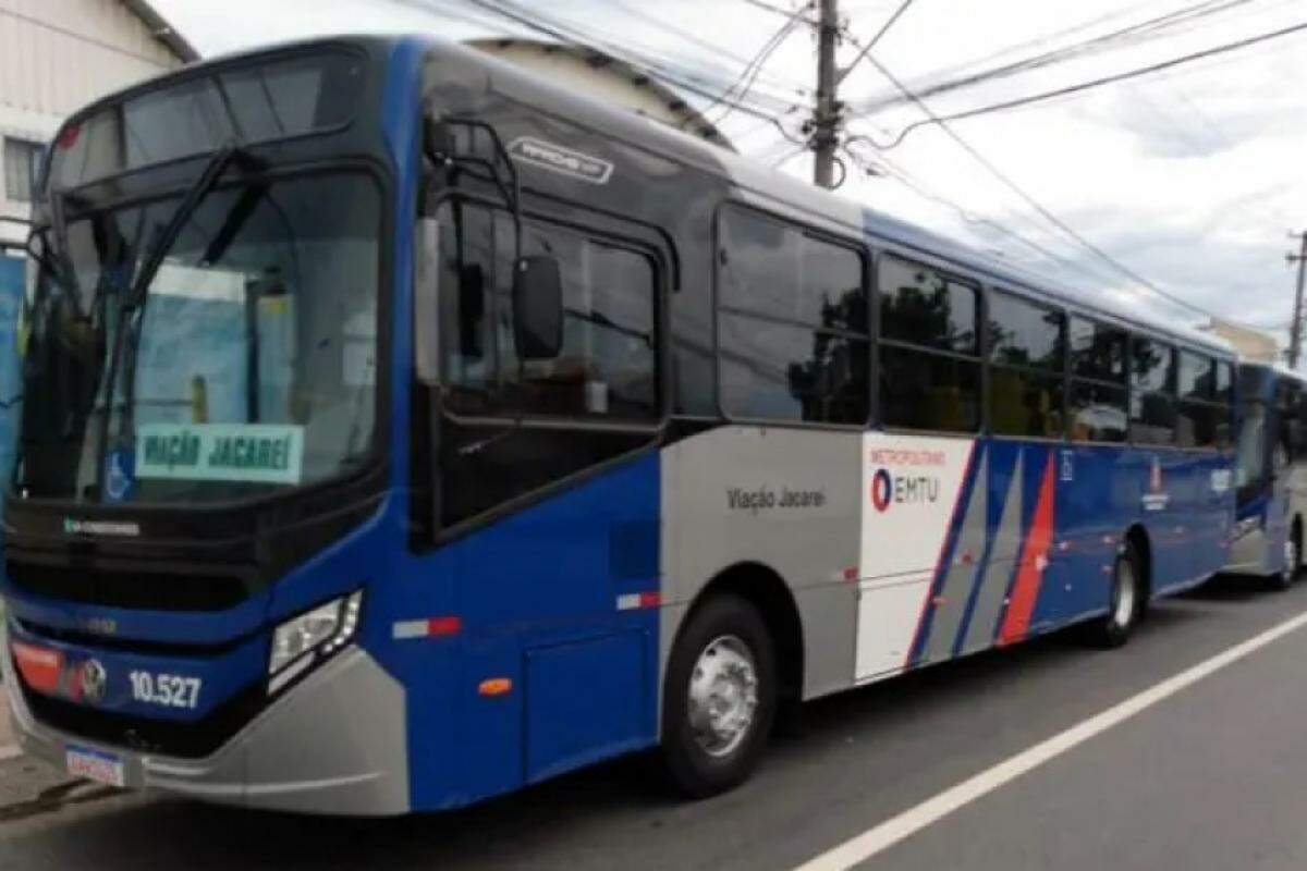 Ônibus parados em Jacareí