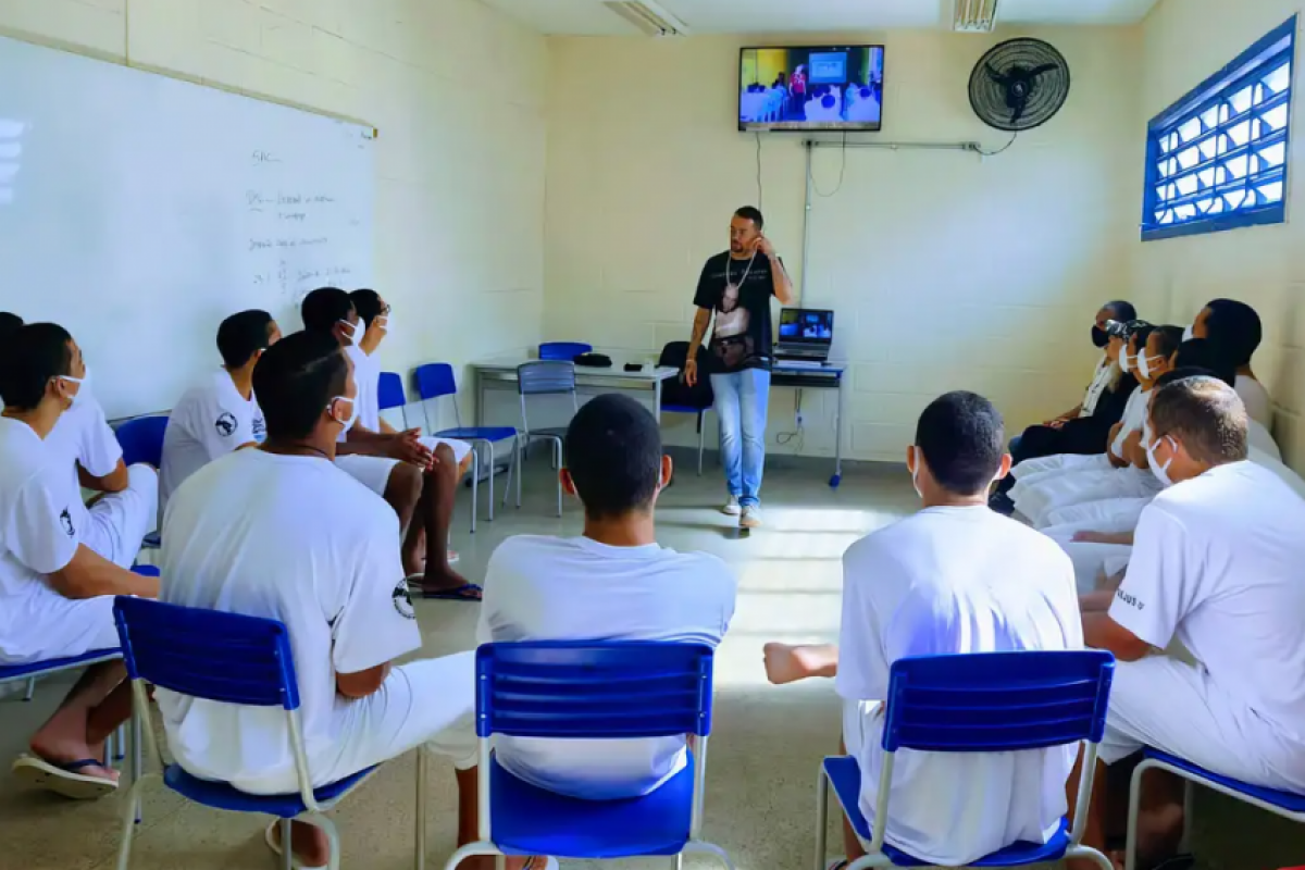 Objetivo é assegurar proteção integral de adolescentes e jovens