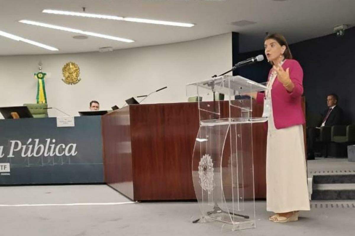 Bebel viu como uma vitória da educação recuo de governador