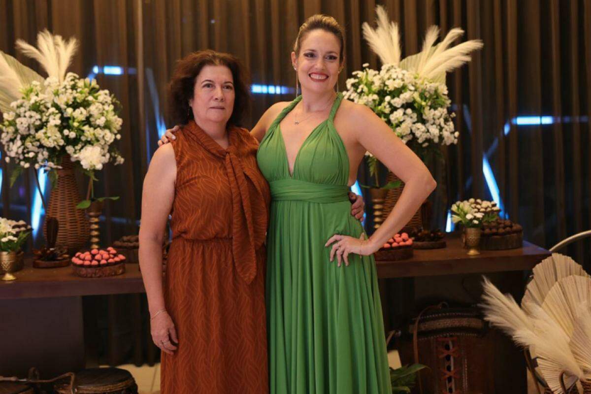 Lúcia Lobato e Merene Lobato durante a celebração de aniversário