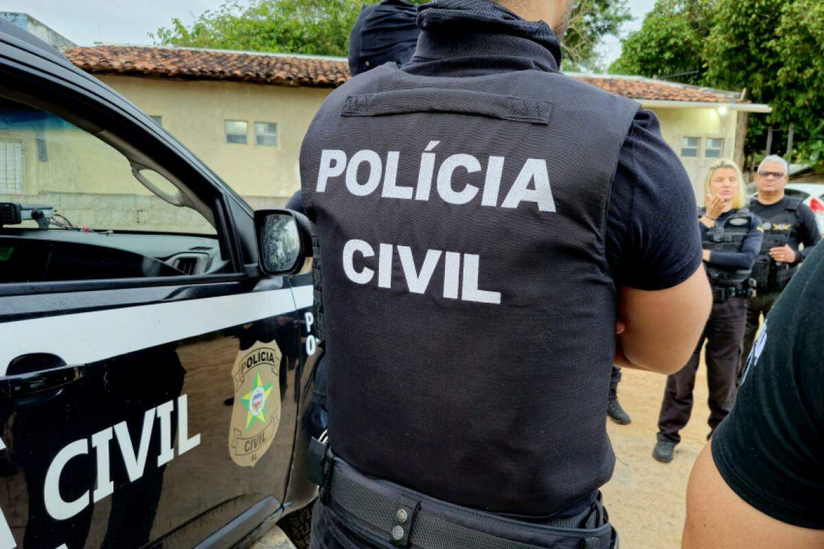 Vítima jogava bola com amigos quando foi alvo de um ataque a tiros. 