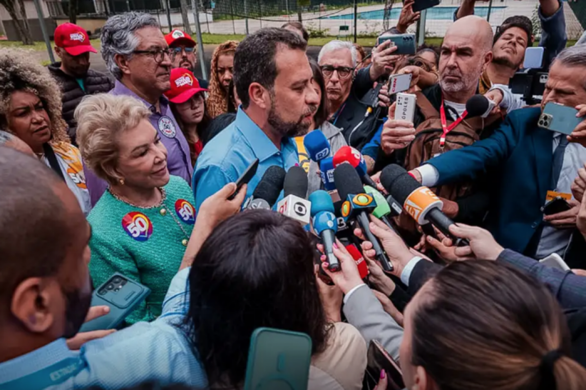 Boulos (PSOL) ajuizou neste domingo (27) uma ação na Justiça Eleitoral contra Ricardo Nunes (MDB) e Tarcísio de Freitas.