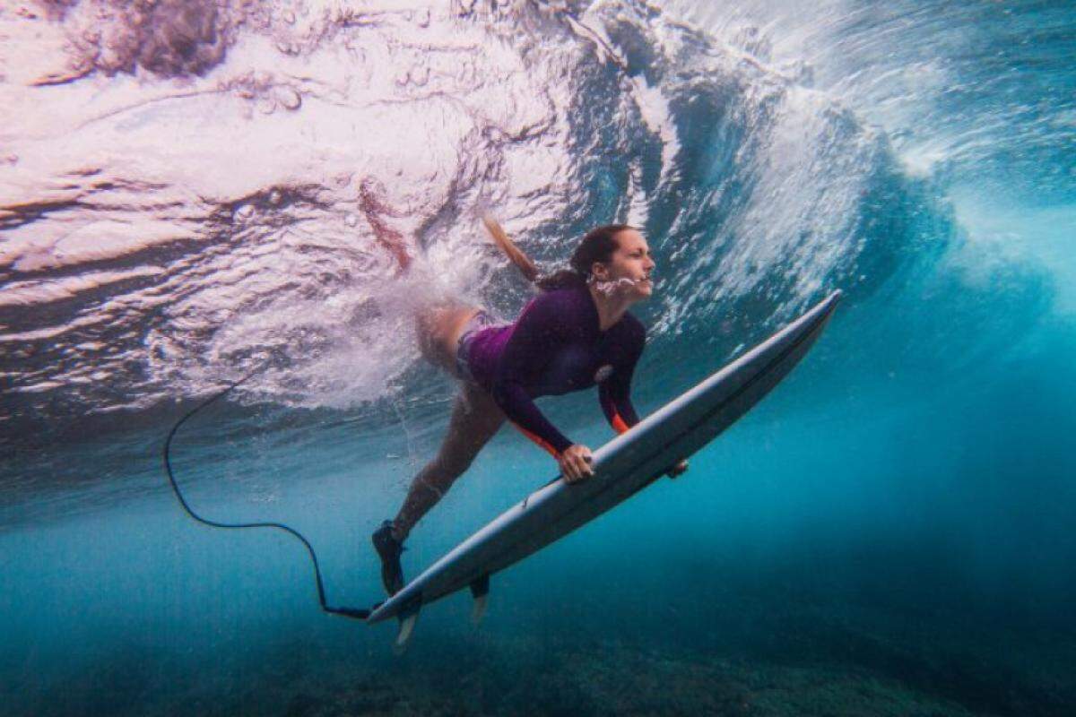 A surfista e influenciadora italiana Giulia Manfrini morreu aos 36 anos