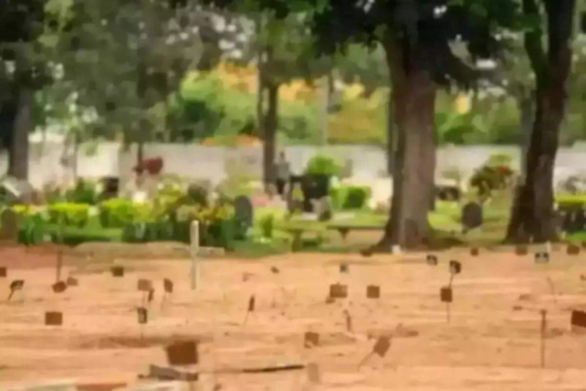 Túmulos do cemitério Santo Agostinho, em Franca