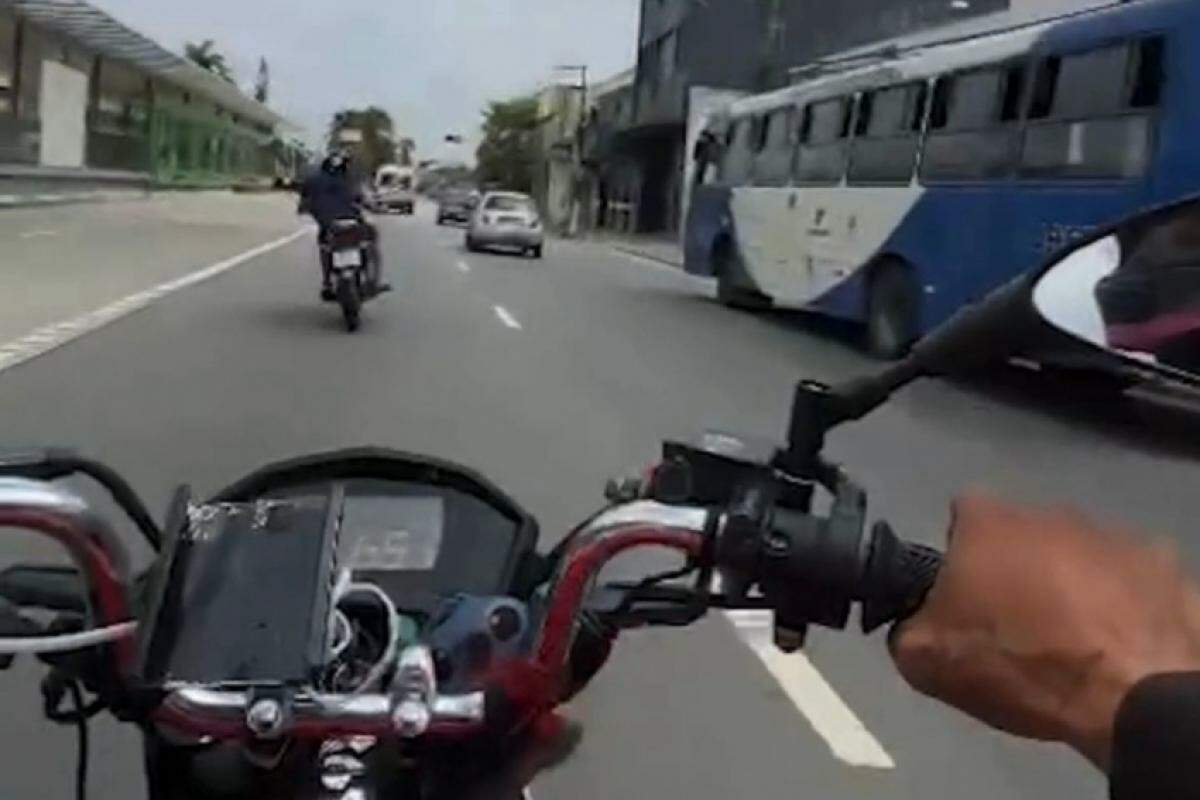 Motociclista acabou morrendo 