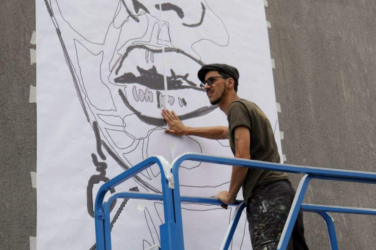 A pintura, que ocupará um muro de 13 metros de largura por 6 metros de altura