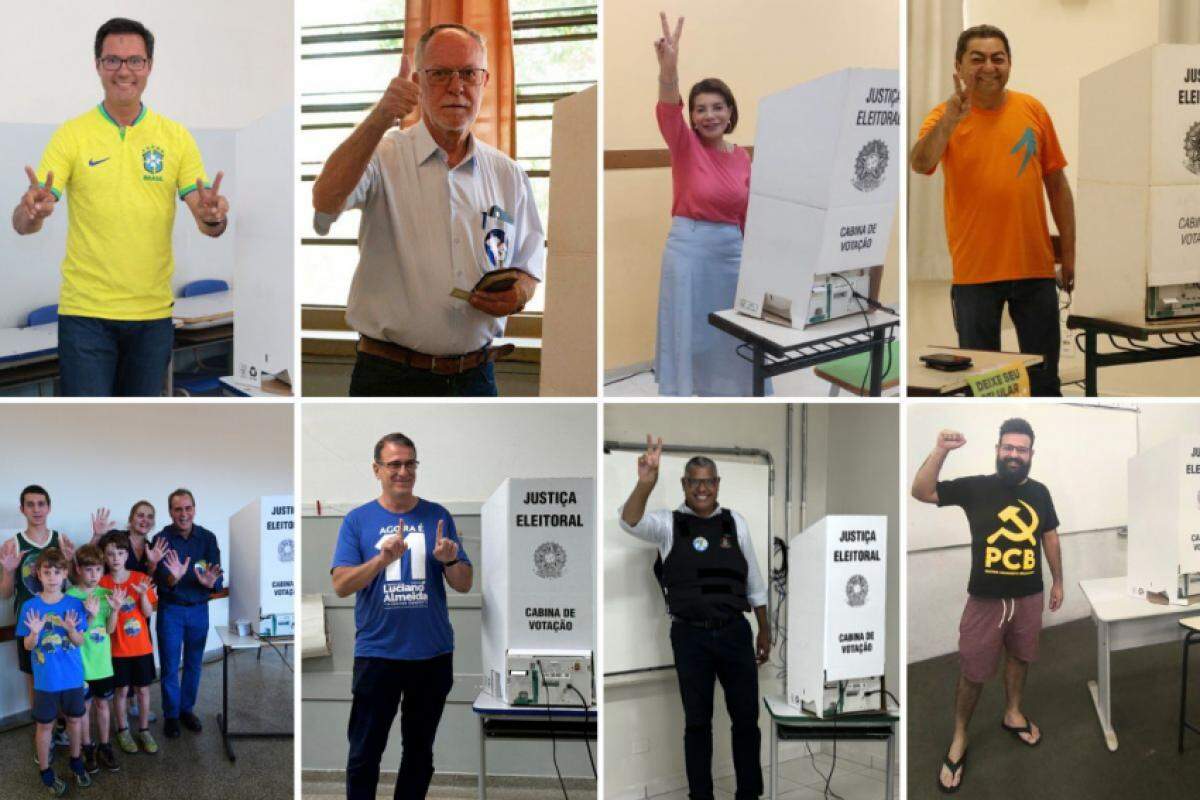 Candidatos registram o momento de suas votações