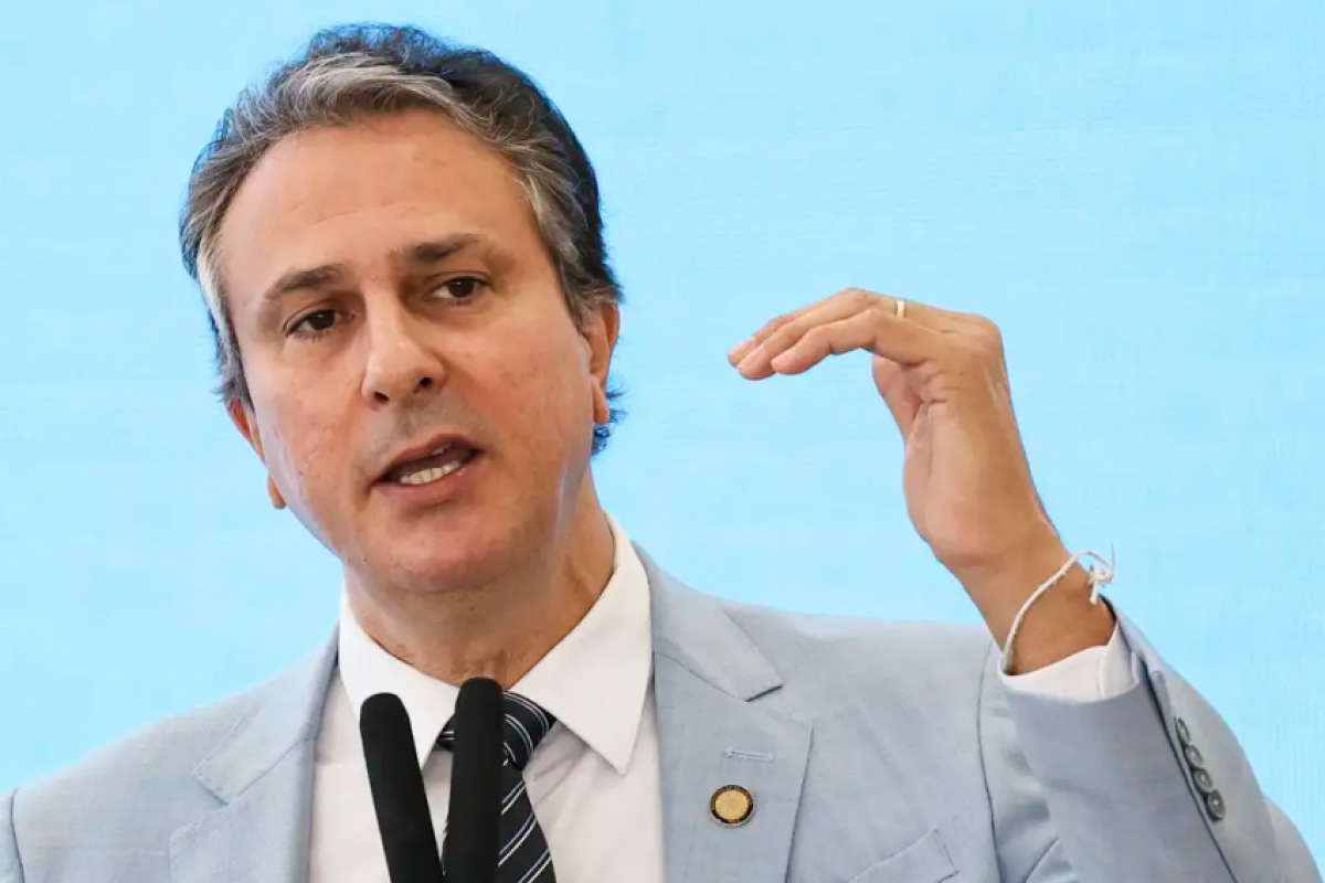 Ministro da Educação, Camilo Santana, durante reunião com reitores de universidades federais e de institutos federais de ensino