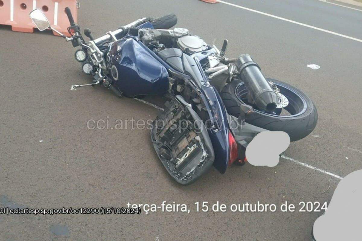 Moto conduzida pelo policial penal, que teve a morte constatada no local