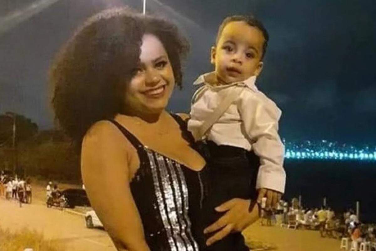 Maria Rosália e o filho Miguel