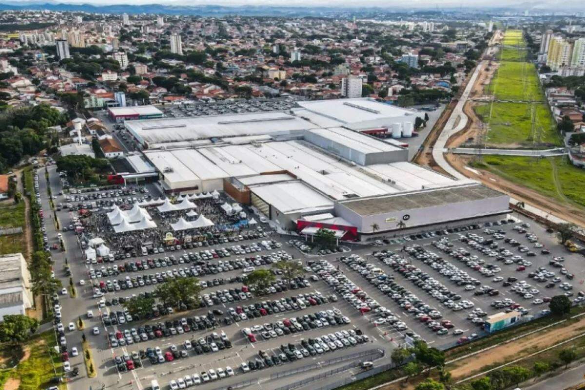 Shopping Oriente tem vagas de trabalho abertas