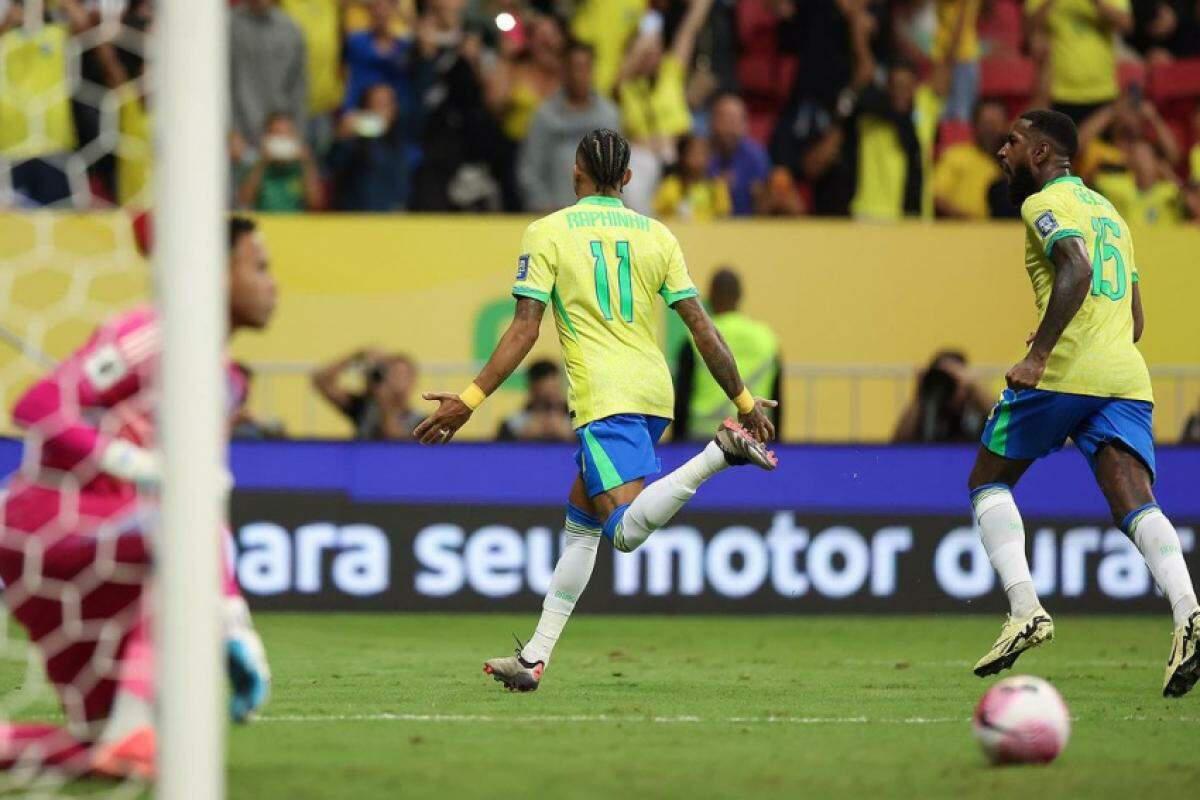 Brasil soube aproveitar fragilidade do Peru; Raphinha, camisa 11, marcou duas vezes