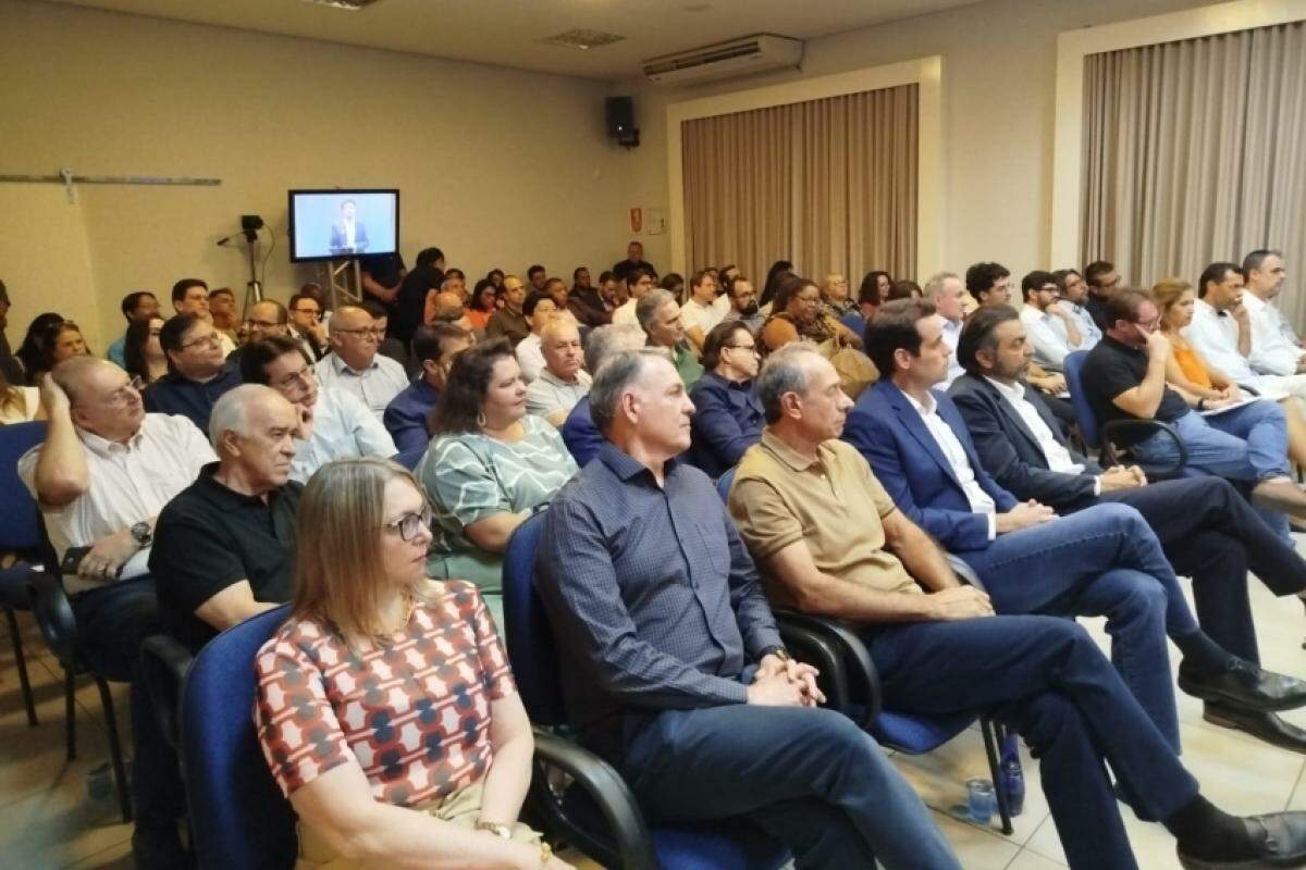 Auditório lotado: os nove candidatos estão presentes em debate do GCN nesta quinta-feira, 3