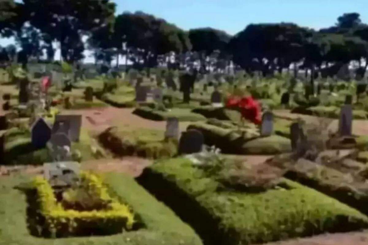 Túmulos do Cemitério Santo Agostinho, em Franca