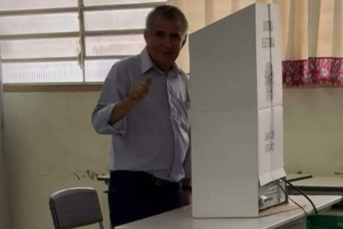 Jonas Carvalho no momento da votação 