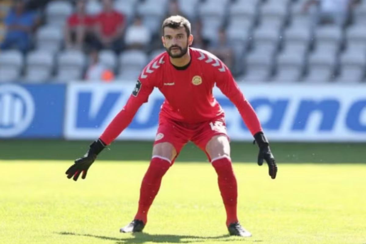 Atleta jogava no futebol português, pelo Nacional, mas precisou paralisar a carreira para lutar contra câncer na região do tronco.