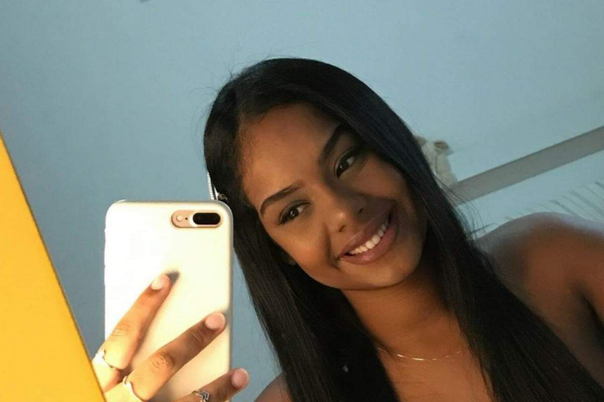 Sara foi surpreendida pela enxurrada na última quinta-feira (24), enquanto retornava para casa pela Avenida Sylvio Moro