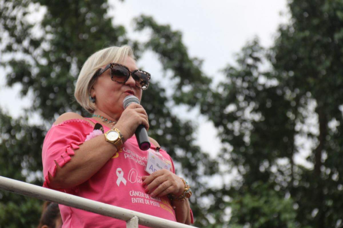 Marta Angélica Raimundo, presidente da ONG Amigas do Peito, em evento anterior do Outubro Rosa 