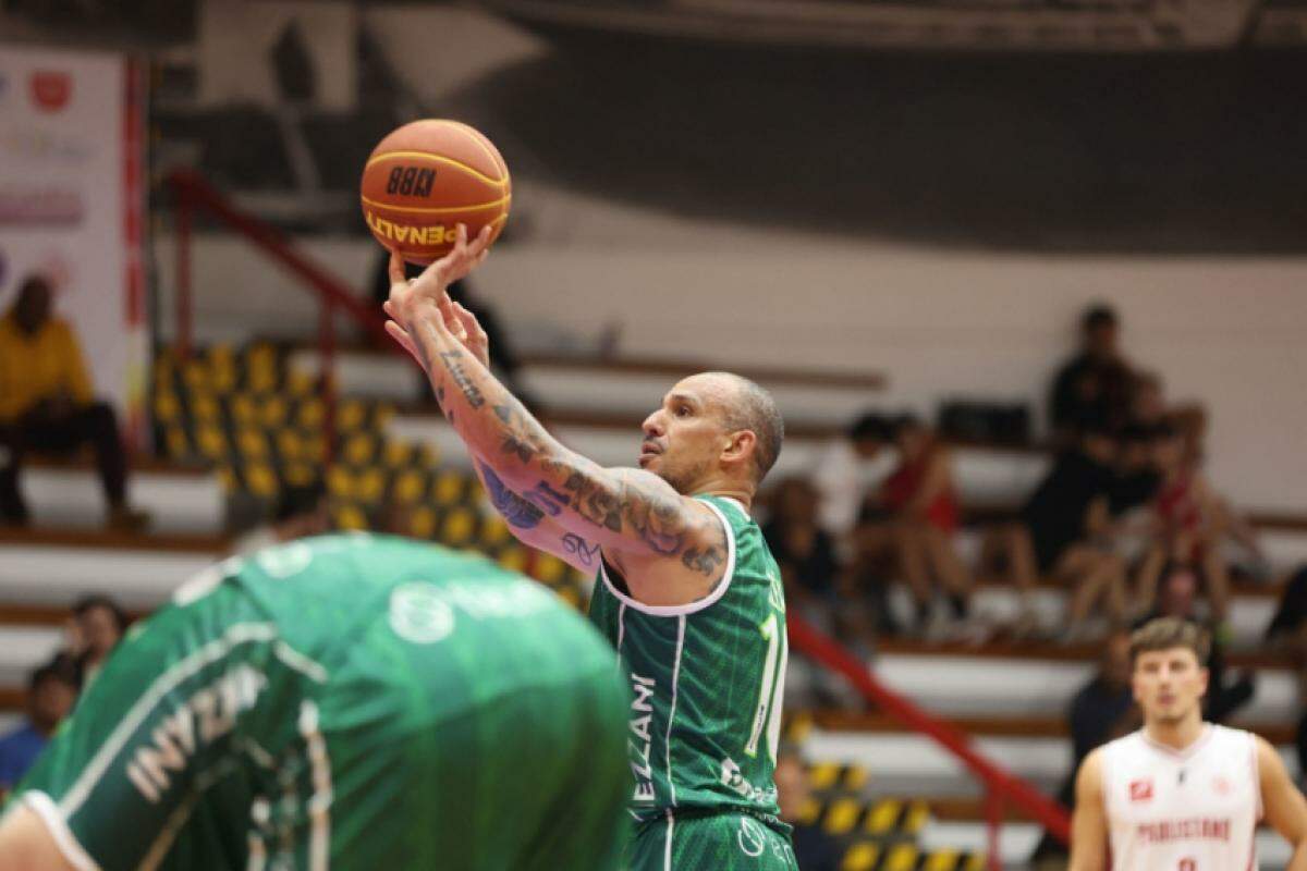 Após rodada dupla na capital, Bauru Basket volta a jogar diante de sua torcida nesta quinta (31), às 21h, no ginásio Panela de Pressão