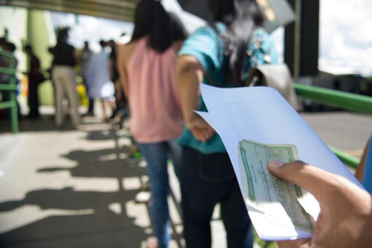 O eleitor pode confirmar o seu local de votação pela internet. 