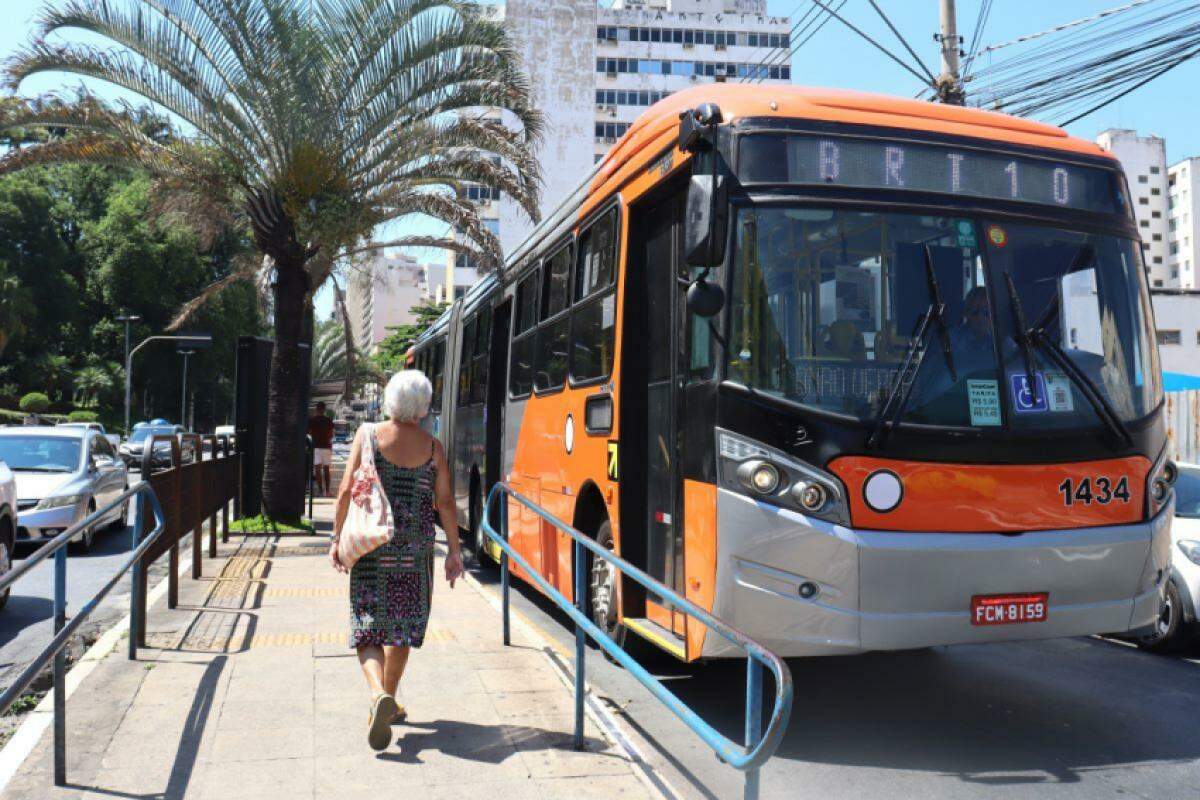 Gratuidade nos ônibus municipais será das 6h às 19h.